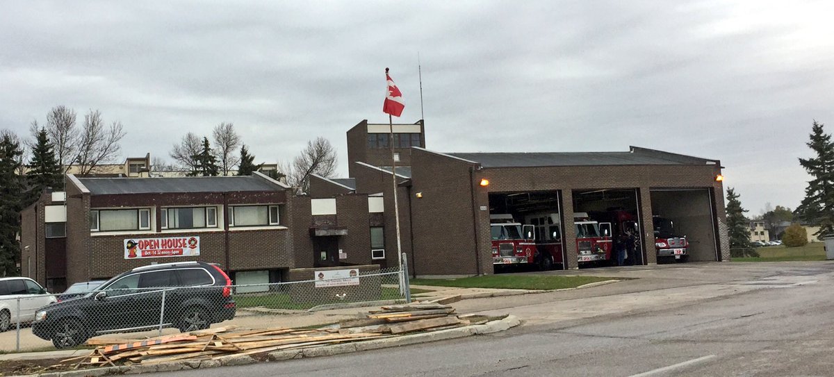 JaniceLukes's tweet photo. Popped by our Firehall #23 for OpenHouse & met up w/ some keen constituents! THKS @UFFW867 for all you do! #FirePreventionWeek2017 https://t.co/VM5jaXqLSo