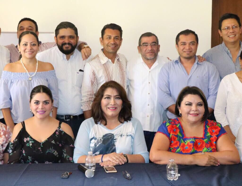 LoMejorParaMx's tweet photo. Felicidades a los integrantes del equipo #LoMejorParaCampeche y a su Presidenta @NellyMarquez por la constitución formal de sus trabajos. https://t.co/tktfc2r813