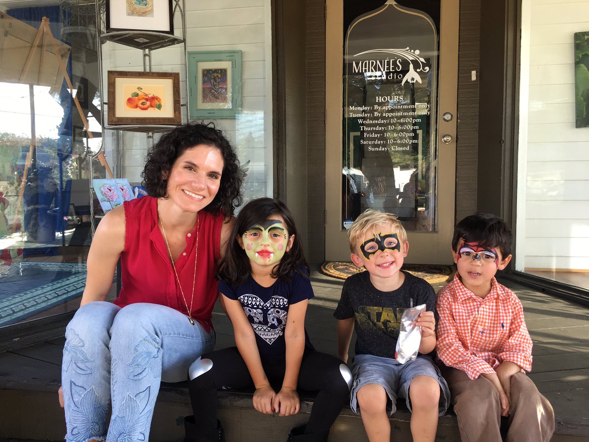 LisaJHancockArt's tweet photo. Three of my cute "clients" today. #facepainting #facepaintingforhire #spookyfaces #marneestudio #artsales #artgallery https://t.co/Dcv9c09IV8