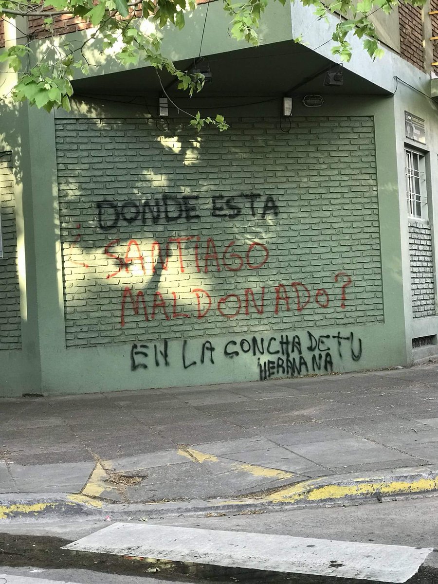 CarhumoL0MBARDI's tweet photo. Las paredes hablan por sí solas. https://t.co/ALRzbvy7Ud