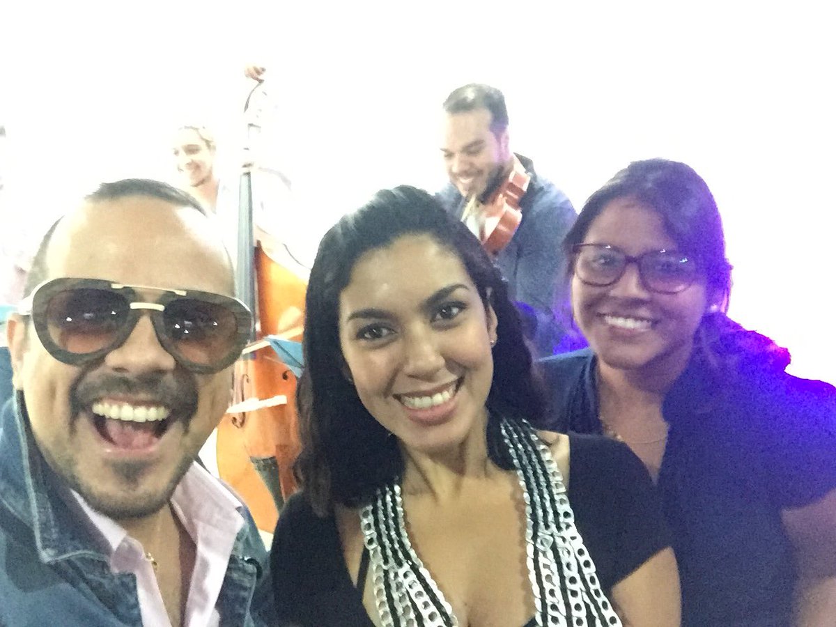 ABSOLUTEDU's tweet photo. Junto a @JenniBelisario @MasQueDigital_ y @arpegiomusica desde el conversatorio de #BoomDigital de @PRM3dia #MeVoyOMeQuedo https://t.co/LeuOjyY8HX