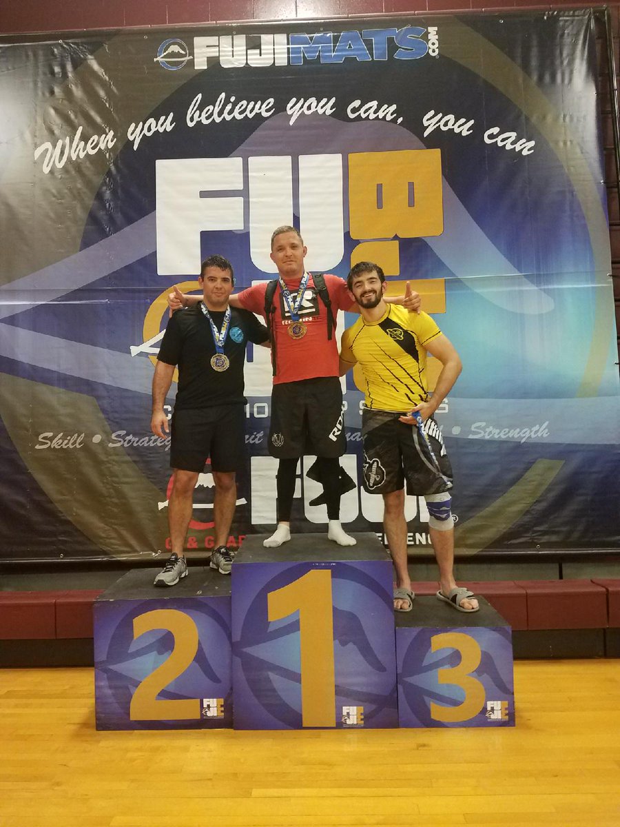BlueCollarB614's tweet photo. I took gold today at the @FujiBJJ tournament! 3 man bracket but I was #1 I'll take it!!

#BJJ #AggressiveJiuJitsu #JiuJitsu #Nogi #RoninTC https://t.co/DWKK9F9fPX