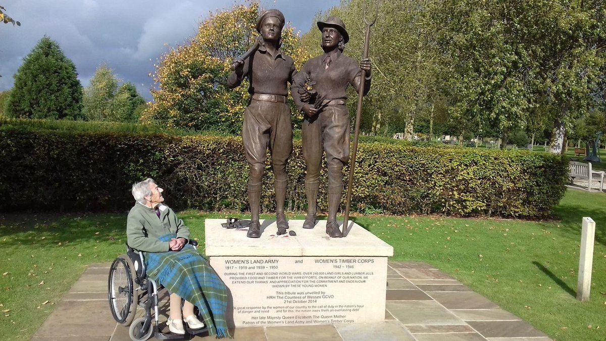 sarah_robbo's tweet photo. My 94yo Nan Robertson thinking about her time in the @WomensLandArmy looking at the @WLATribute @Nat_Mem_Arb #WW2 #ancestryhour #LandGirl https://t.co/6NyAXril18