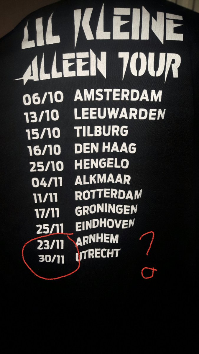 JackPoortinga's tweet photo. @LilKleine T-shirt van je gekocht in Leeuwarden voor β¬35,-... Maar eh... 6x een show in november?? #drukfout @ShownieuwsSBS6 https://t.co/1E3UP4t98O