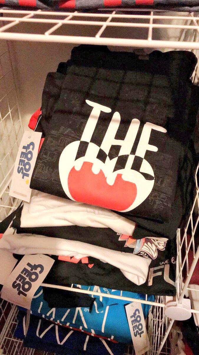 dio_ink_'s tweet photo. When you see your design work in the ppl dance, unexpectedly. 😳😳❤️☺️✨🙏🏽 #DioInk #CoolTees https://t.co/eCMKQidGtx