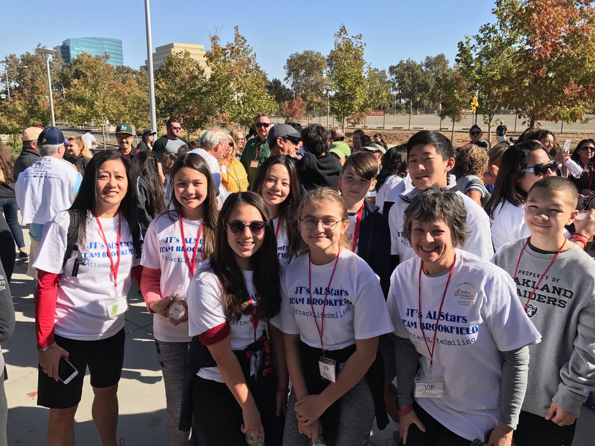 skatfong's tweet photo. #AttackLifeSmiling Brookfield School walks for Jacobs dad JT. 8th grade Brookfield - way to show your school spirit! https://t.co/H1K7fnyuwx