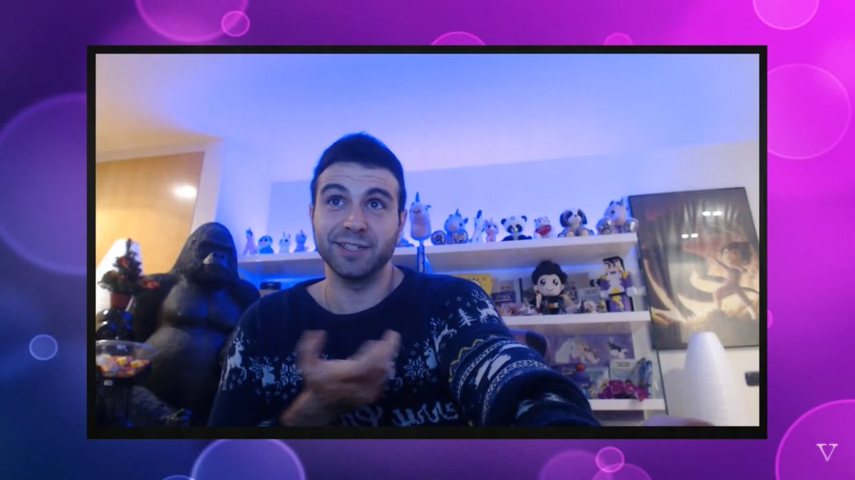 WigettaColFC's tweet photo. De los creadores de: "¿Las zapatillas son grises y azules o rosadas y blancas?", llega... "¿Las luces son moradas o azules?" 😂😂 @vegetta777 https://t.co/P9ivY0hp1D