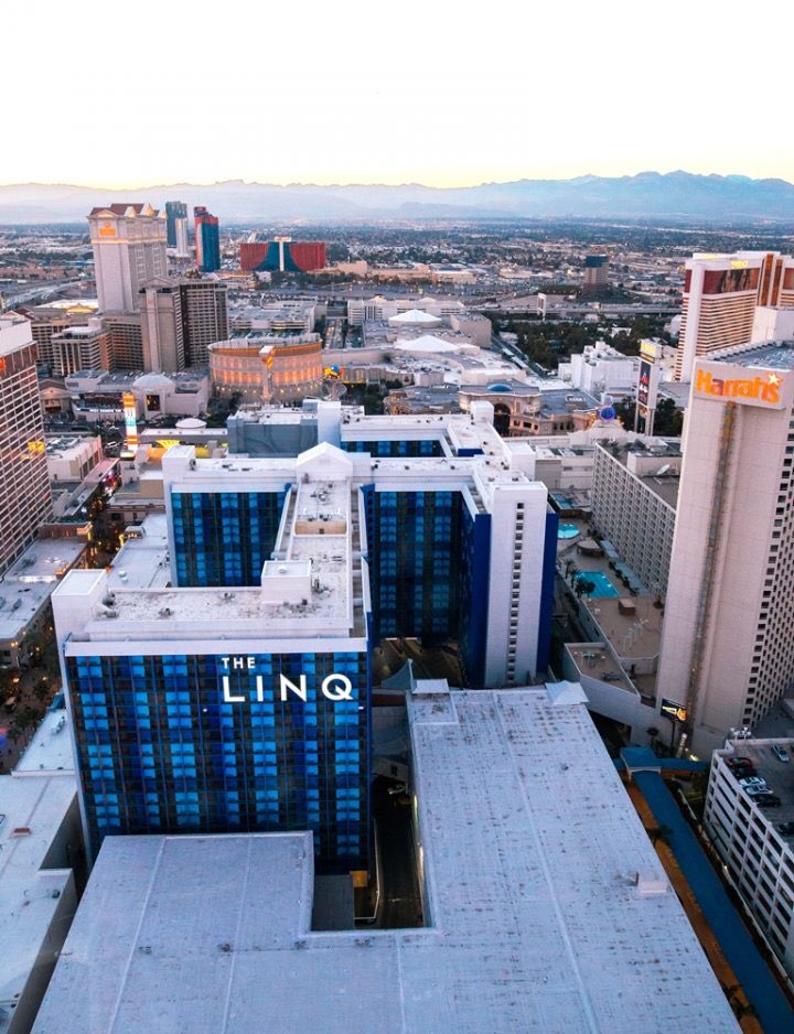 TheLINQ's tweet image. RT if you love #Vegas 🙌