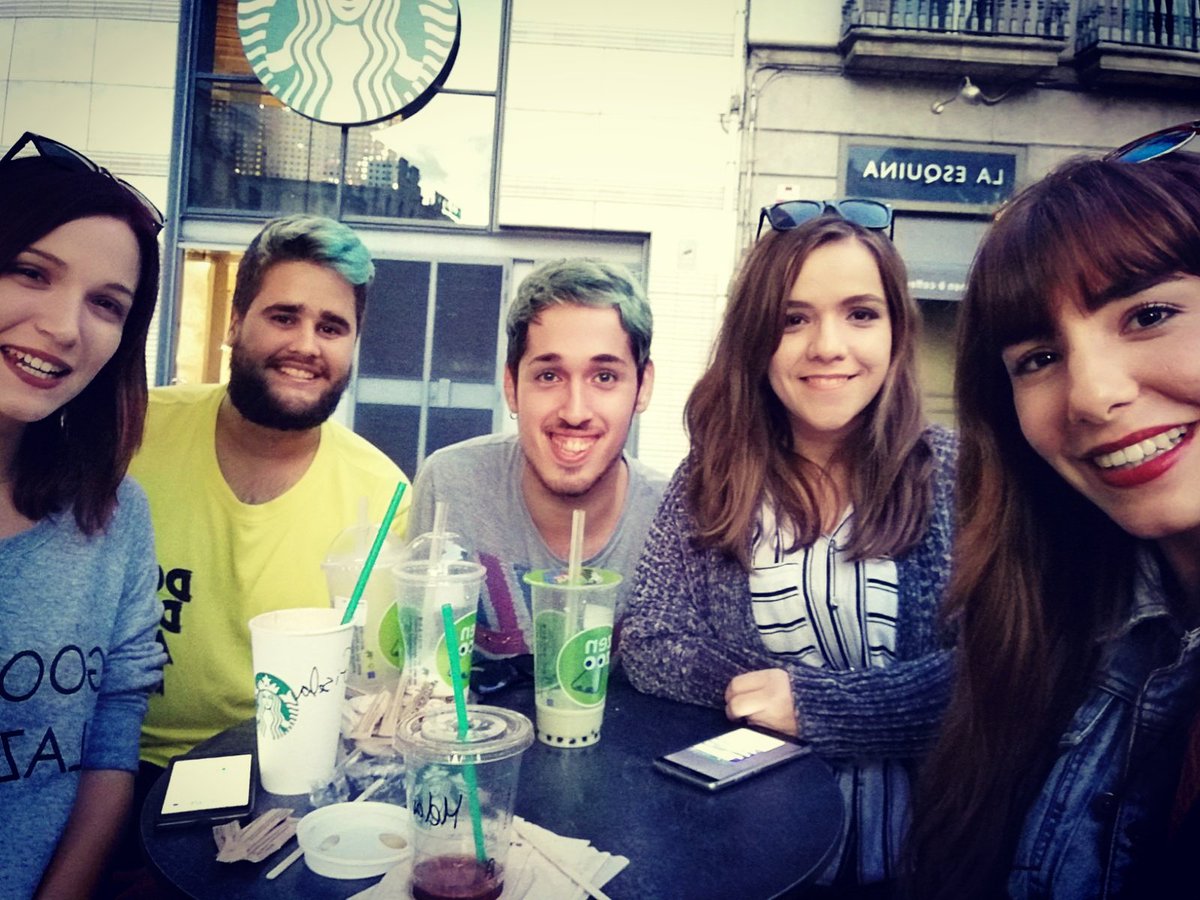AdRihannavy's tweet photo. Gracias a ellos, puedo seguir siendo yo. https://t.co/f1CLJOSQQb