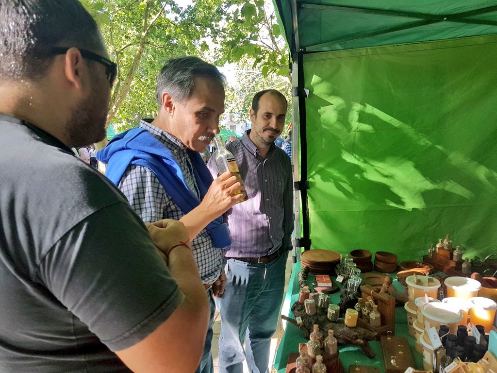 joserarteaga's tweet photo. Junto a @gastoncrespoLP presenciamos la #FiestaDelAlcaucil. Es fundamental el apoyo del Estado para el desarrollo del productor local https://t.co/JiWOcpxAzO