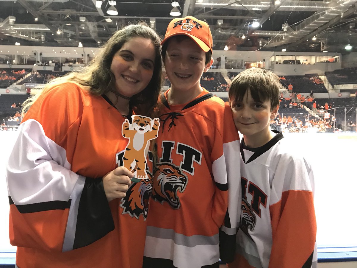 Olive__13's tweet photo. first RIT homecoming!! can’t wait! #ritbcw @RIT_BrickCity https://t.co/od4m8Y6kgZ