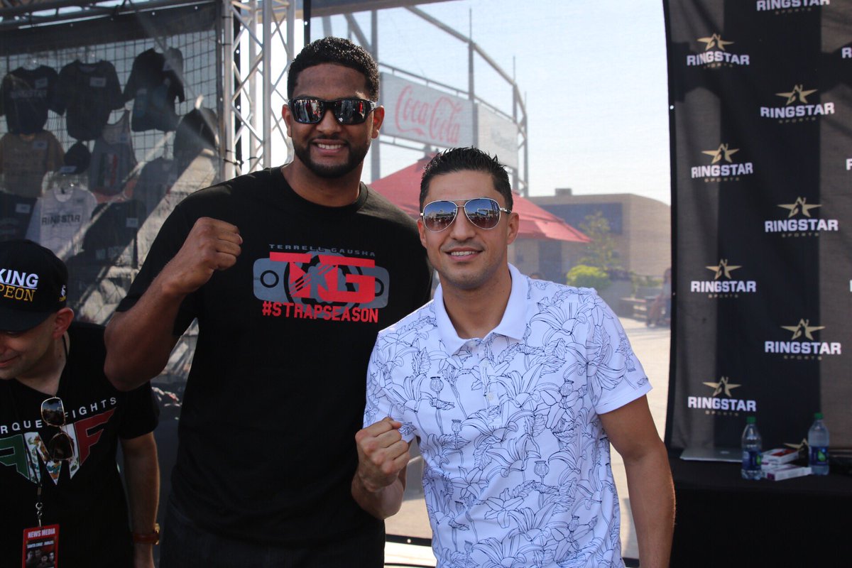 premierboxing's tweet photo. .@mikeygarcia, @TroubleBoxing, @JosesitoLopez &amp; @johnmolinajr135 having a fun afternoon with fans at today's PBC Fan Fest at @StubHubCenter. https://t.co/NKRQuYT4Uu