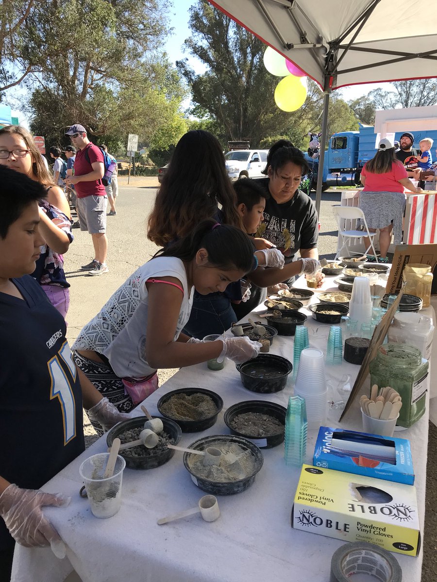 CA_Cornerstone's tweet photo. Mad for #concrete and #constructionaggregates. Hundreds of families made their own concrete @ Escondido TotsnTrucks! https://t.co/s1GjAidEQI