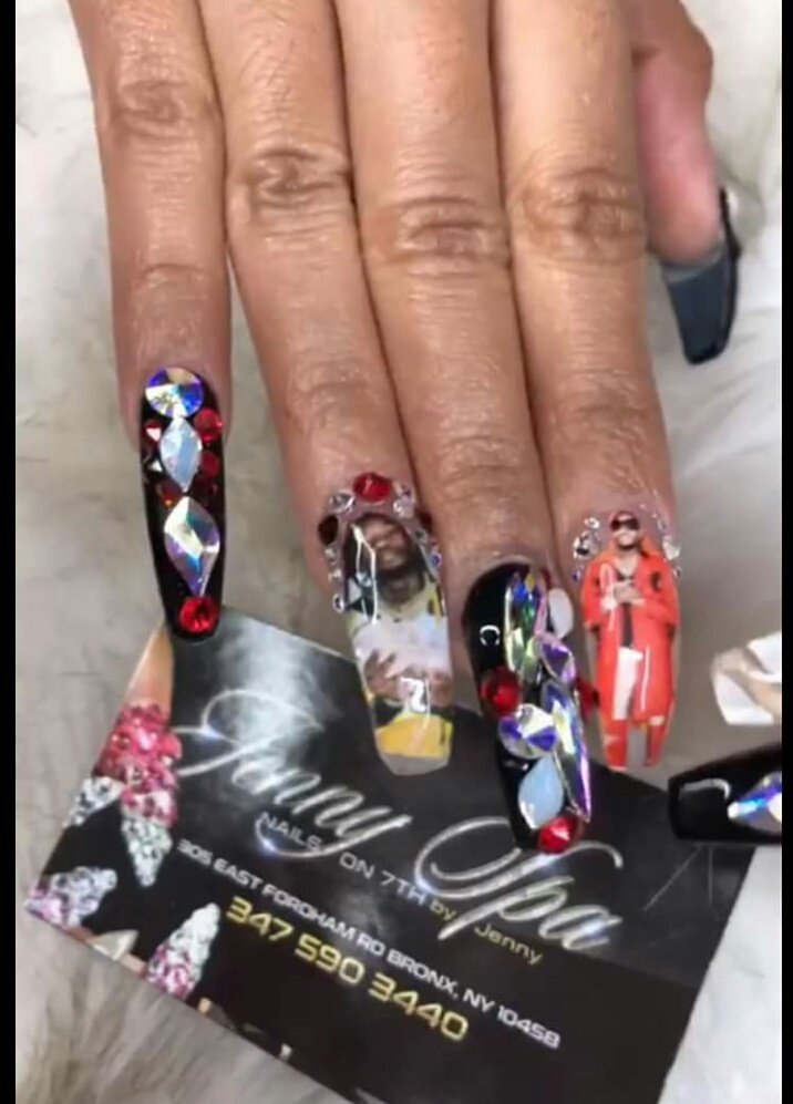 KarliArismendez's tweet image. Cardi b got her man on her nails. I NEED TO STEP MY GAME UP!!!!
