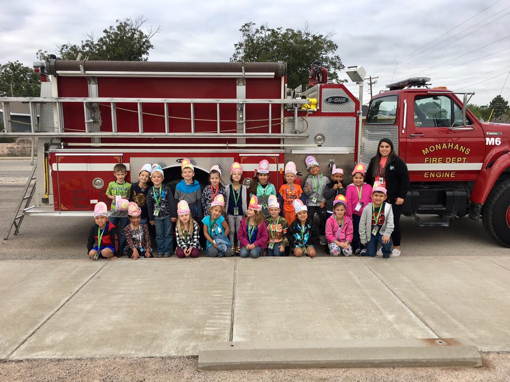 AmandaSotelo13's tweet photo. Fire Prevention Week Huge thank you to our volunteer firefighters!! ❤️🚒 @TatomElementary https://t.co/JxjW0enL0W