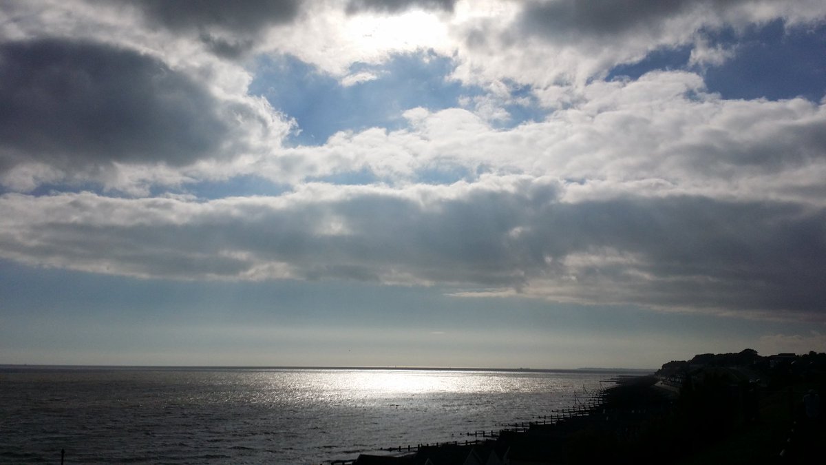 buttergoode's tweet photo. Back in the UK and a gorgeous day in Old Felixstowe with Odie
Reunited at last 🐶🐶🐶
#ilovemydog
#oldfelixstowe
#missingmauritius🌴🌴🌴 https://t.co/IkkUwhwSpb