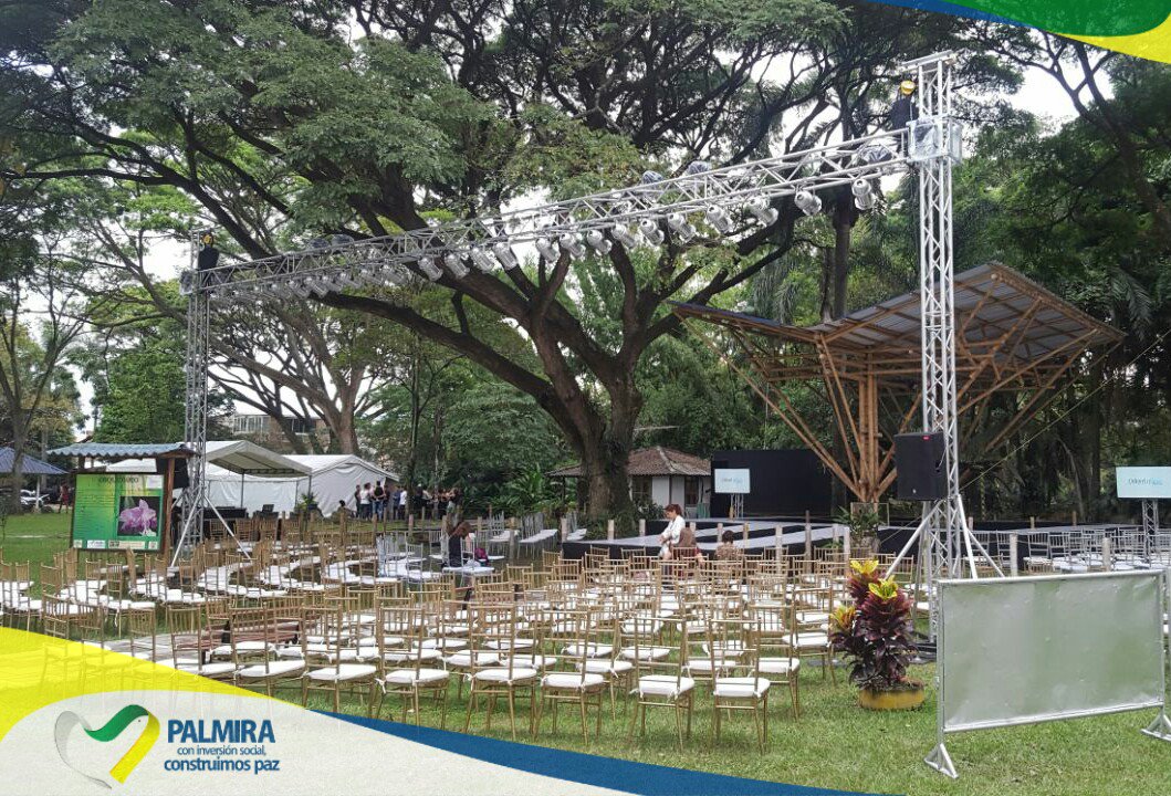 AlcaldiaPalmira's tweet photo. Ya esta todo listo para #UnDiaDeModa, esta noche a las 7:00 pm en Bosque Municipal, entrada libre, con la participación de Lucia Aldana. https://t.co/0bGW61N298
