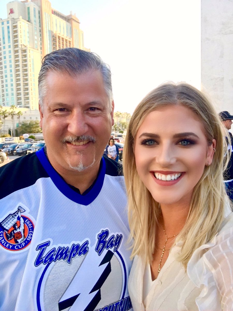 CaleyChelios's tweet photo. Chris Kontos, 4 goals in the Lightning's first game ever against my dad and the Blackhawks in Expo Hall. #Greeklightning π¬π· https://t.co/y9LrroevaK