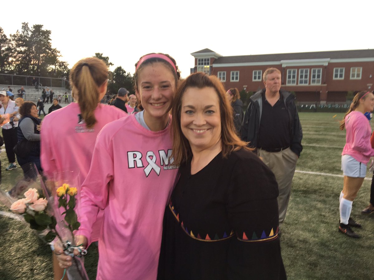 FBMSPPAL's tweet photo. Thank you Julia for inviting me to the game today! #sohonored #juliaSCORED @MHSPPAL @CoachCentorino #proudtoFBMS https://t.co/FZF72Wg4WT