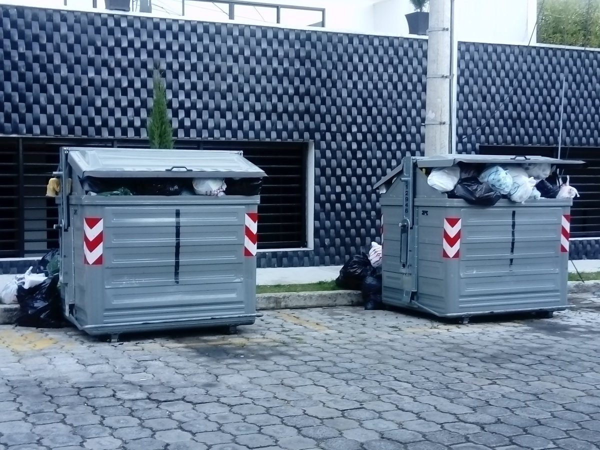 msolavalos's tweet photo. @EmAseoQuito por favor su gestión con la recolección de la basura en el sector de la Urbanización Altos de Granda Centeno https://t.co/w1OkQxHMMO