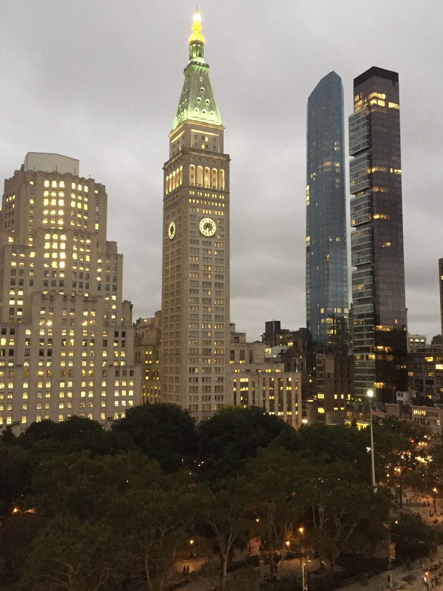 StupidStupidBF's tweet photo. New York City 
#Love https://t.co/qTO5QTdb5b