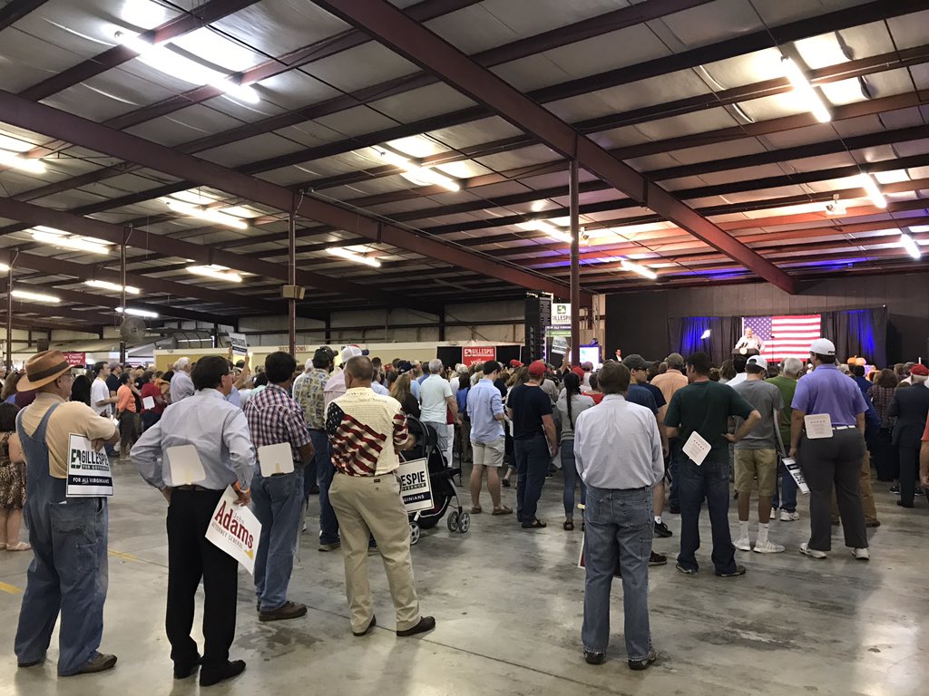 DMIiqJoU8AENlCE.jpg:large