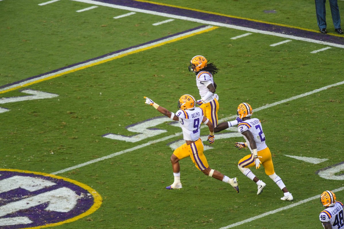 LSUfootball's tweet image. COMEBACK COMPLETE! TIGERS WIN! TIGERS WIN! LSU defeats Auburn, 27-23, marking the largest come back in Tiger Stadium since 1949!