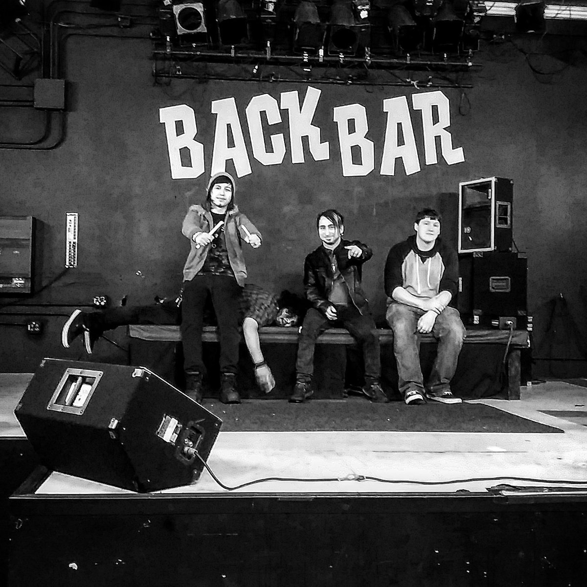 underfiremusic's tweet photo. @underfiremusic plays at @TheBackBar tonight! https://t.co/1qSclyemp3