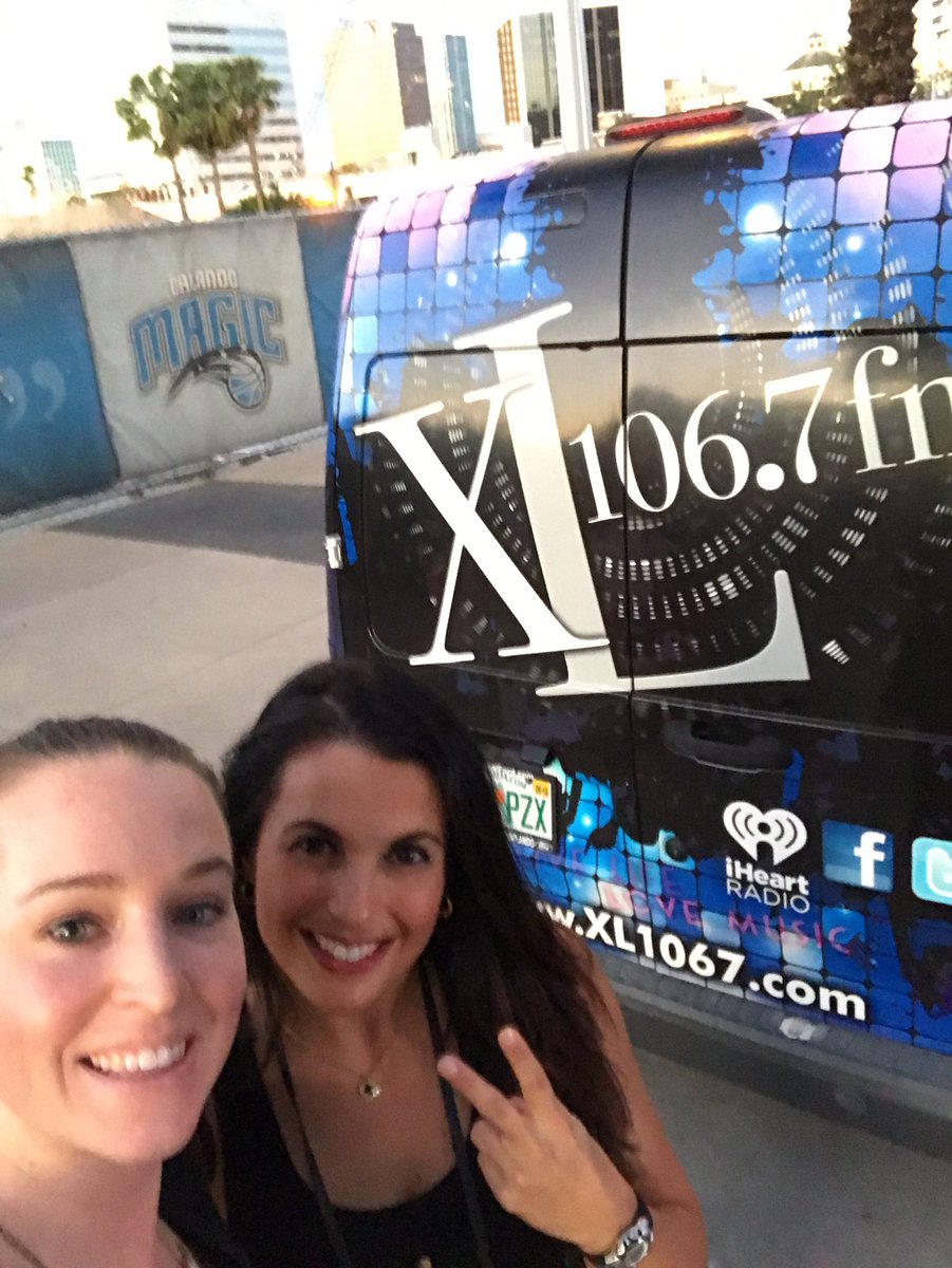 sheroseslowly's tweet photo. #UpgradeMeXL 
🎶Versace on the FRONT ROW floor SEATS!🎶 https://t.co/0YIGdtOC8C