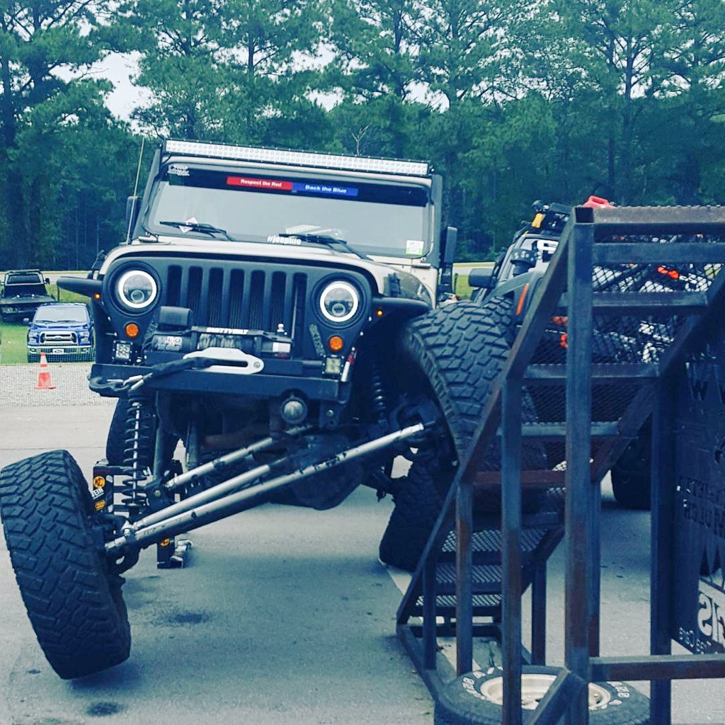 tellusmuseum's tweet photo. Thanks for joining Heavy Metal in Motion! #jeepflexing #tellusmuseum #becausesciencematters #HMIM   #saturdayfun #2017 https://t.co/qF2YztlS3z