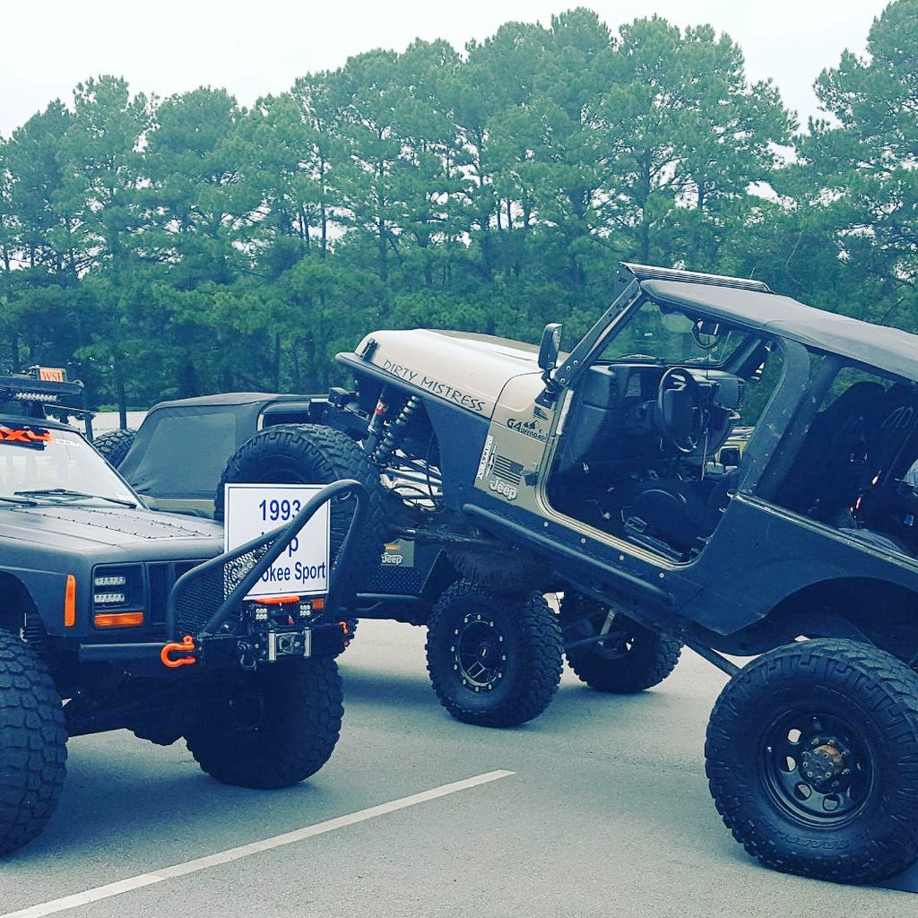 tellusmuseum's tweet photo. Thanks for joining Heavy Metal in Motion! #jeepflexing #tellusmuseum #becausesciencematters #HMIM   #saturdayfun #2017 https://t.co/qF2YztlS3z