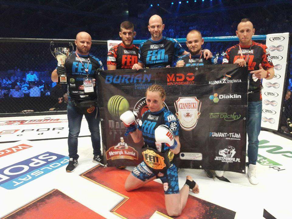 fightsport_pl's tweet photo. FEN 19: Marta Waliczek odbiera pas Róży Gumiennej w ostatniej kobiecej walce K-1 w organizacji - https://t.co/W5jTfshkqC
#FEN19 https://t.co/wngBsdtqe8