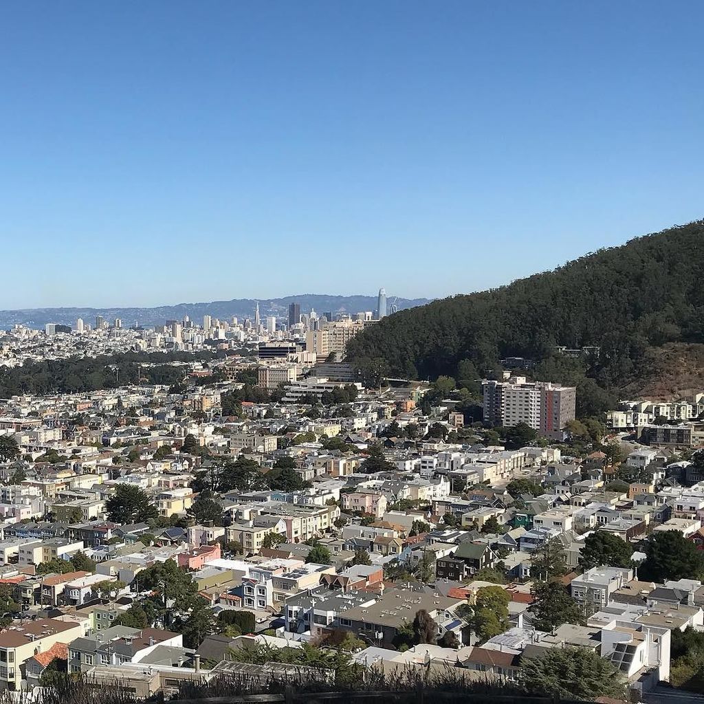 sfadden's tweet photo. Looking out toward UCSF Medical and downtown San Francisco from Grand View Park
#grandviewpark #ucsfmedicalcenter … https://t.co/QiEpBvB4qH https://t.co/k61cYw2Cen