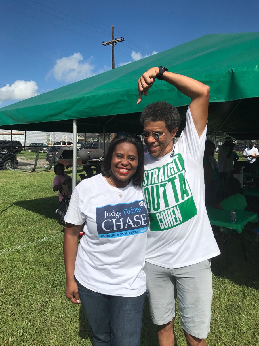 judgechase4th's tweet photo. Polls close in an hour and a half. Let’s geaux #NOLA !!! #ROCKTHEVOTE #JUDGECHASEFOR4TH #FINISHSTRONGER 💪 https://t.co/5rKTf9nEHS