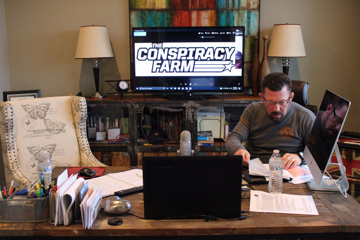 imJefferyWilson's tweet photo. NEXT on @ConspiracyFarm1, MORE on the Las Vegas shooting w Journalist @TrishaDishes #SupportTheFarm https://t.co/ZO4yRiFnU9 @patmiletich https://t.co/vuiRHqWLOE