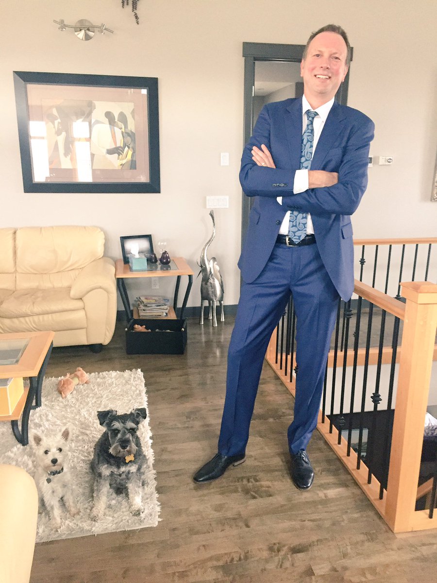 AntheaBoras's tweet photo. @gthreejer Thanks for your awesome taste and outfitting my handsome husband for Harvest Moon Ball @WardBros1976 #CutePups #GentlemenThree https://t.co/2GGk3xHeeK