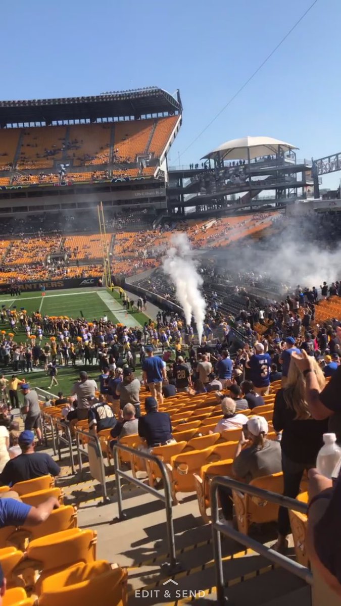 __tank66__'s tweet photo. Had an amazing time with @Pitt_FB. Was a great atmosphere.Can't wait to get back #H2P🔵⚪️ @RivalsRyan @CoachPartridge https://t.co/5dEZshUACw