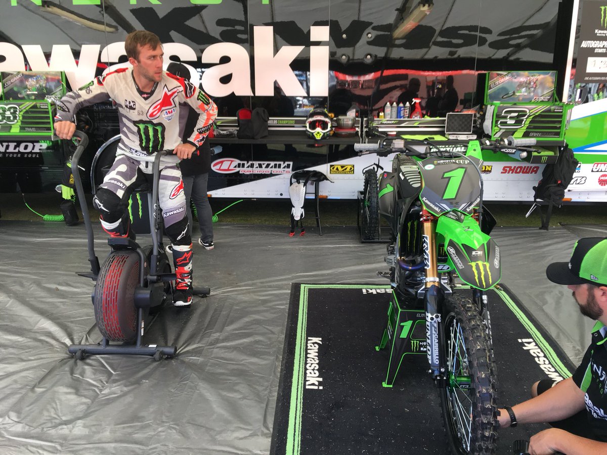 KawasakiUSA's tweet photo. .@elitomac getting warmed up for @MonsterEnergy Cup 🏆. Who’s tuning in tonight? #MEC #RaceKX #ProofNation https://t.co/vvVZ22KQ6y