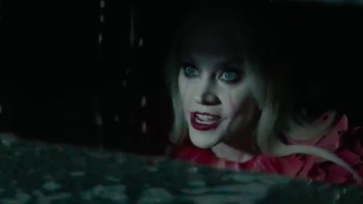 #SNL turns Kellyanne Conway into #ItMovie clown during Kumail Nanjiani-hosted episode thr.cm/XkEfXn https://t.co/w2FvC8L4Vi