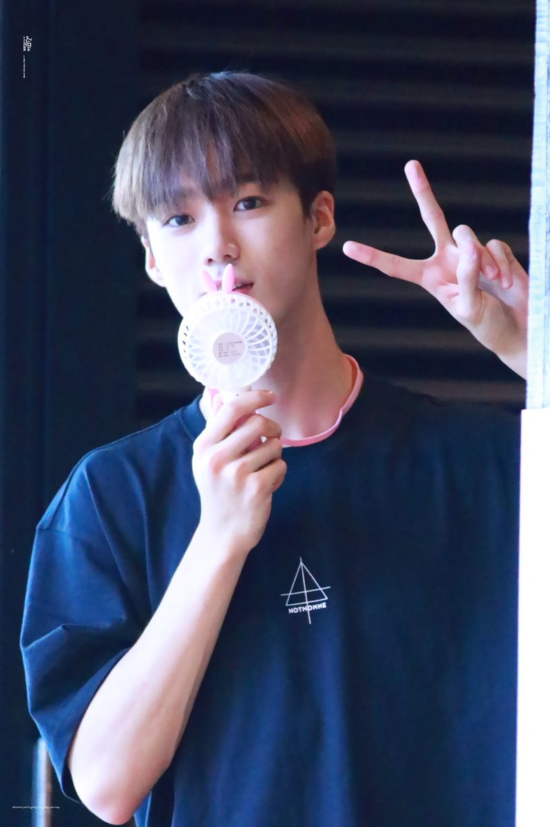 960501net_'s tweet photo. [HQ]⭐️170713 엠카 

#Ayno #에이노 #노윤호 #VAV #브이에이브이 #ABC #MiddleoftheNight @VAV_official https://t.co/3J0H4XWXij