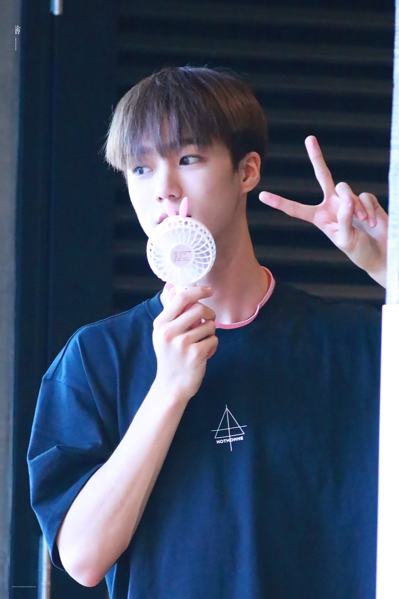 960501net_'s tweet photo. [HQ]⭐️170713 엠카 

#Ayno #에이노 #노윤호 #VAV #브이에이브이 #ABC #MiddleoftheNight @VAV_official https://t.co/3J0H4XWXij
