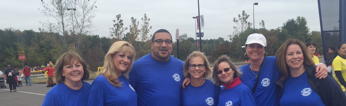 ThinkingItsCool's tweet photo. Fantastic Time at Rentschler Field with the #WeArePW, the #ECMPS teams, and Lisa Szewczul to support  the great 2017 Heart Walk cause !!! https://t.co/9aczp2DfPO