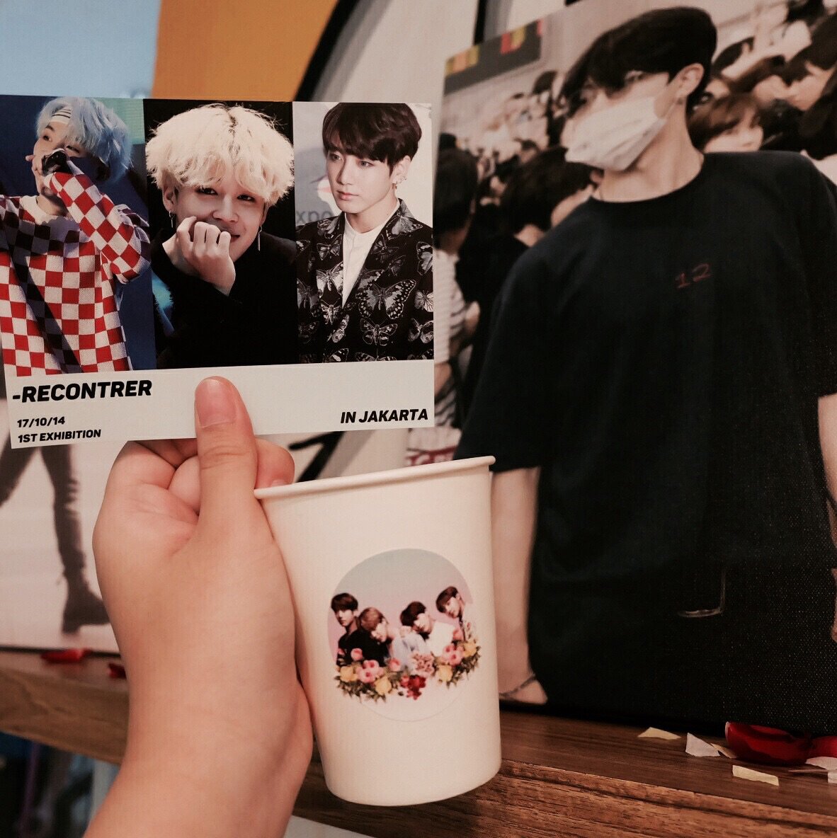 d_albit's tweet photo. 너무 예쁜 사진. 와줘서 고마워❤️. @_RECONTRER @BangtanUnionID @bbewithu @hearttoheart95 @minstery_0309 @moonsea218 #RecontrerINA #RecontrerInJKT https://t.co/YWBYjXsqma