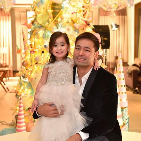 belobabysnow's tweet photo. Daddy looks like a biggie-me!

#RedCharityGala2017 https://t.co/6ZOITIrsgx