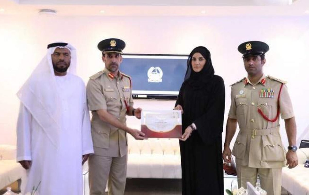khaleejtimes's tweet photo. .@DubaiPoliceHQ honour #Syrian student for rescuing evicted grandmother, grandson https://t.co/M43zvRgZiT https://t.co/hGZP9CDUoK
