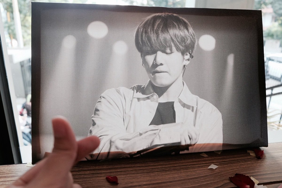 d_albit's tweet photo. i bought this frame and i'm beyond happy. thank you @bbewithu 님 for this masterpiece💙. #RecontrerINA #RecontrerInJKT #Recontrerinjakarta https://t.co/COqdEHyUIM