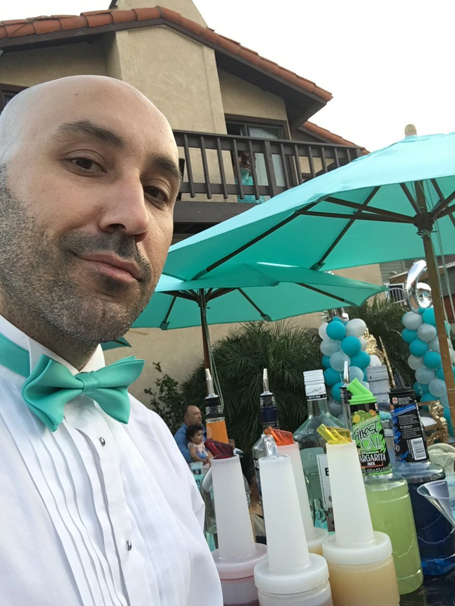 iAMaMixologist's tweet image. #TiiffanyBlue Sweet 16 #Bartender #Mixologist #PrivateBartender