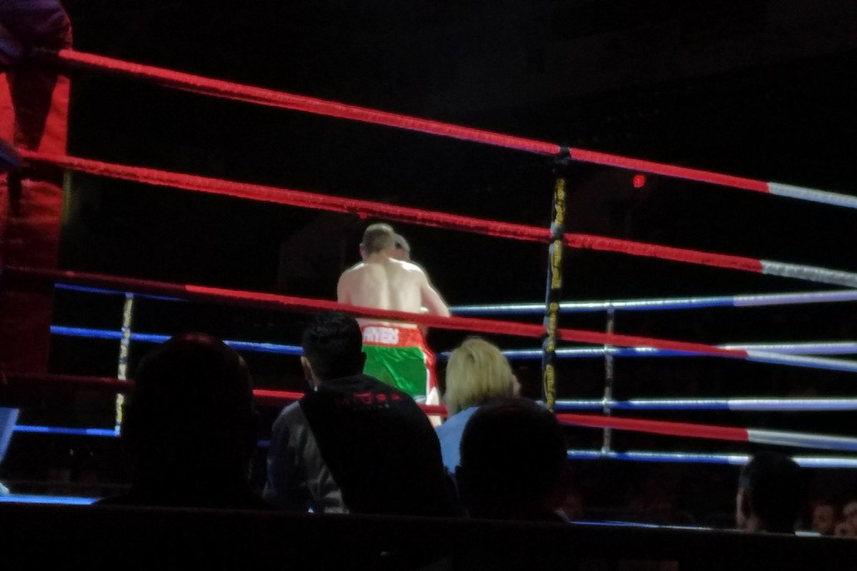 Second fight is underway... https://t.co/ip5cD3uuvq