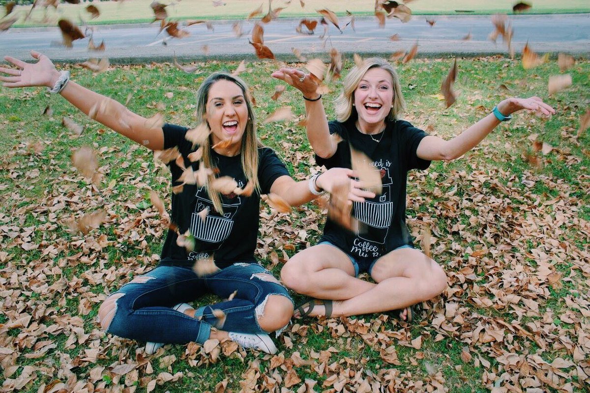 AOII_MTSU's tweet photo. Fall breeze, autumn leaves π oh fall, itβs so nice to see you again ππ» #aoiimtsu #finallyFALLbreak https://t.co/sMvMahuwZG