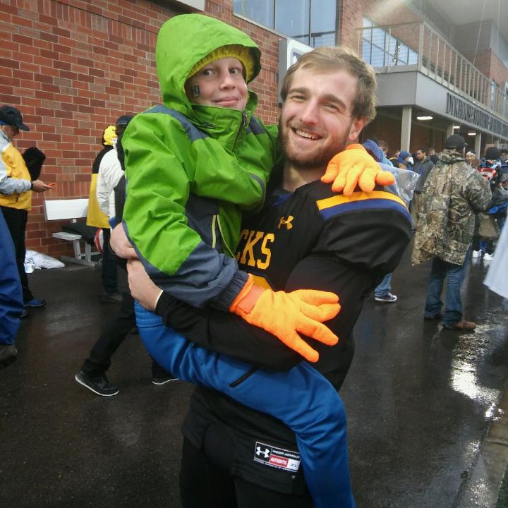resmith65's tweet photo. #BigFans #Go82 @PatrickBurmeister https://t.co/6cqUsrtLMG